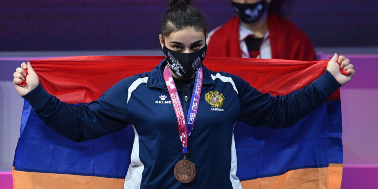 Ծանրորդ Լիանա Գյուրջյանը դարձել է երիտասարդների ԱԱ-ի ոսկե մեդալակիր