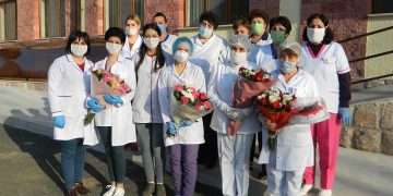 Գնահատելով բուժքույրերին եւ նրանց աշխատանքը