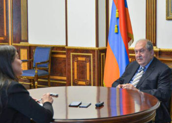 Միայն բարեգործությամբ երկրին չես կարող օգնել