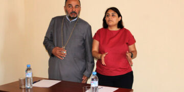 Հանդիպում ՀԱԵ Արցախի թեմի առաջնորդի հետ