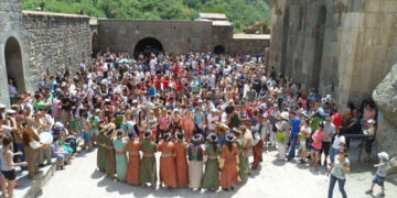 Հայ Առաքելական եկեղեցին նշում է Վարդավառի՝ Հիսուս Քրիստոսի Պայծառակերպության տոնը