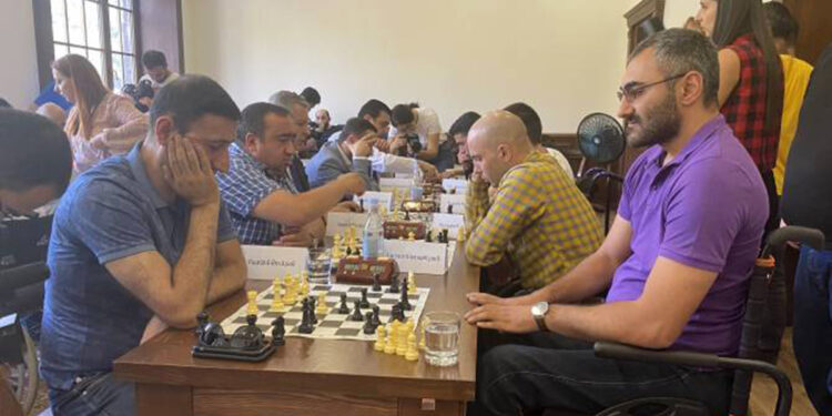 Շախմատ՝ հայրենիքի պաշտպանների հետ. մրցեցին ԱԺ պատգամավորներն ու Զինվորի տան հերոսները