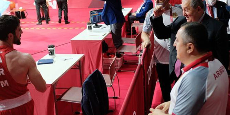 Նախագահ Սարգսյանը հետևել է բռնցքամարտիկ Հովհաննես Բաչկովի մենամարտին և հաջողություններ մաղթել նրան