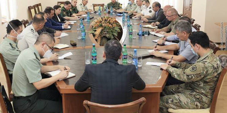 ՊՆ-ն ՀՀ-ում հավատարմագրված ռազմական կցորդներին ներկայացրել է սահմանային իրավիճակը