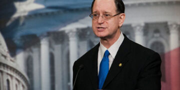 Բրեդ Շերմանն ու Սամանթա Փաուերը քննարկել են Արցախից տեղահանվածներին օգնություն տրամադրելու հարցը