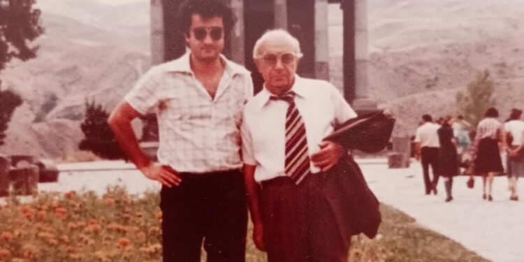 Համօ Սահեան Ա. – Ազնուական Գիւղացին