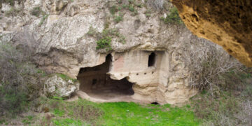 Հայրենի բնաշխարհի անխոս վկաները