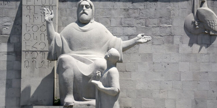 Հայեցի անո՞ւն, թէ ազգանուն