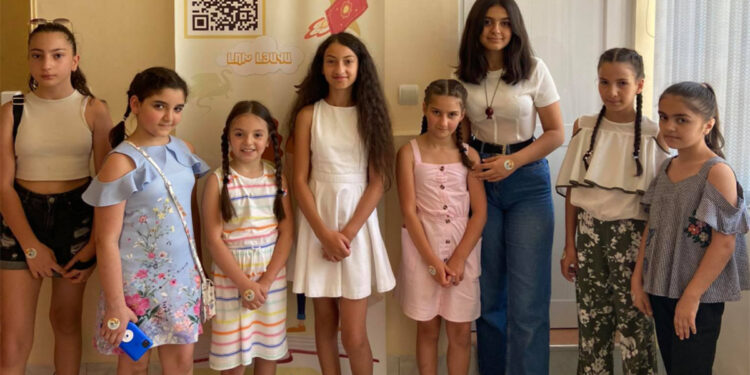 Հադրութցի աղջնակը հայրենիքը փրկելու իր բանաձևն ունի՝ գտնել ու մարդկանց վերադարձնել արժեքները