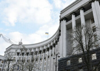 Ուկրաինայում անհայտ տղամարդը ներխուժել է կառավարական շենք և սպառնում է պայթեցնել այն