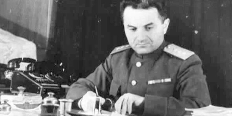 Ադրբեջանցիները ոչնչացրել են մարշալ Խանփերյանցի կիսանդրին Մեծ Թաղեր գյուղում