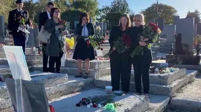 ՀՀ-ում ԱՄՆ դեսպանը «Եռաբլուր»-ում հարգանքի տուրք է մատուցել 44-օրյա պատերազմի զոհերի հիշատակին