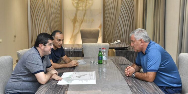 Նախագահ Հարությունյանը հանդիպել է «Տաշիր» ընկերությունների խմբի հիմնադիր և նախագահ Սամվել Կարապետյանին