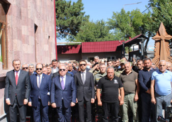 «Ձեր արյամբ սրբացած հողը թշնամուն չենք թողնի»