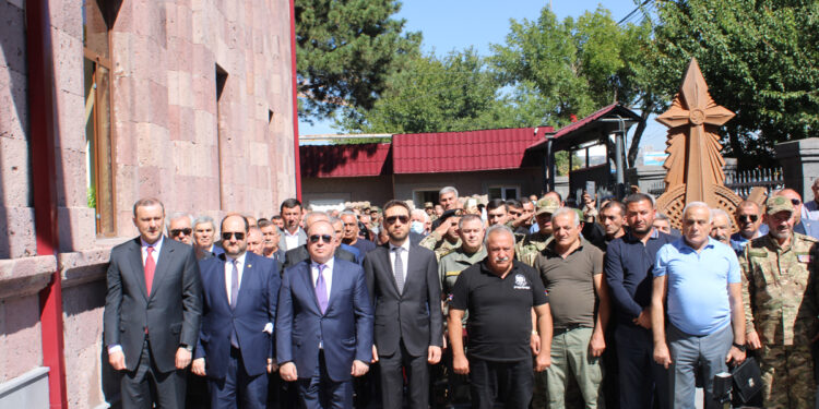 «Ձեր արյամբ սրբացած հողը թշնամուն չենք թողնի»