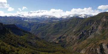 Համագործակցությո՞ւն, թե՞ սեղմվող օղակ
