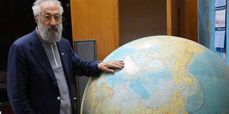 Կյանքի սերն ու բեւեռների տիրակալը