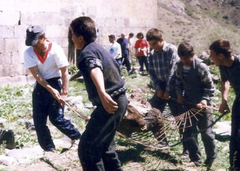 Դարձյալ հրաշք կոթողի մասին