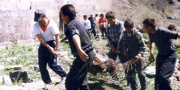 Դարձյալ հրաշք կոթողի մասին