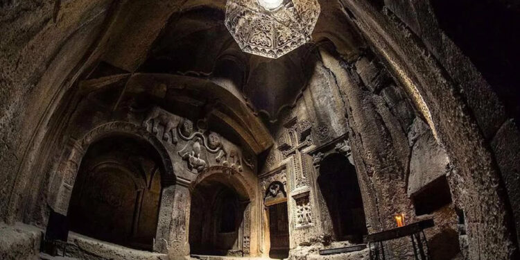 Լենկթեմուրը եւ յոթ ձիաբեռ ադամանդի առասպելը