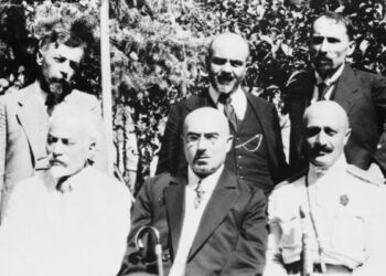 «…Առա՛ջ, իմ ընկեր, Արարատը սպասում է Արարատովին»