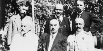 «…Առա՛ջ, իմ ընկեր, Արարատը սպասում է Արարատովին»