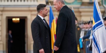 Անկարան՝ երկու կրակի արանքում