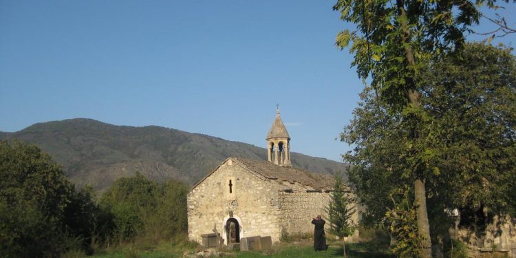 Թշնամին «սեփականաշնորհում» է մեր դարավոր եկեղեցիները