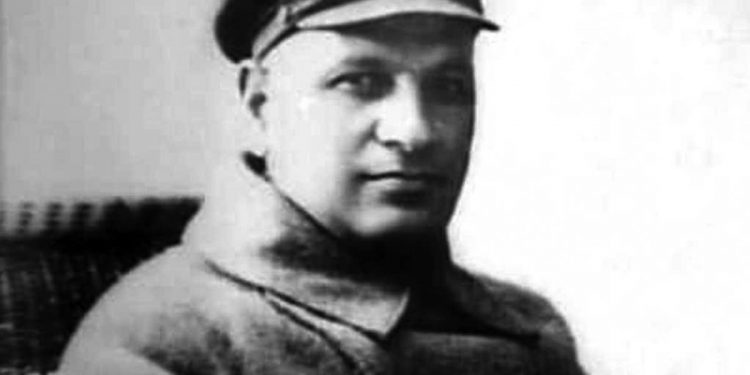 Նա, որ նման էր Նապոլեոնին, ստորագրում էր՝ Մարտունի