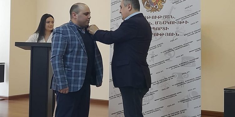 Արժանացել է միջազգային կարգի սպորտի վարպետի կոչման