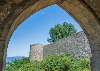 «Ճտերն աշնանն են հաշվում»