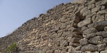 Ամրոցը՝ Քաշունի գետի ափին