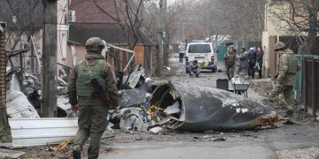 Արեւելքի եւ Արեւմուտքի աքցանում