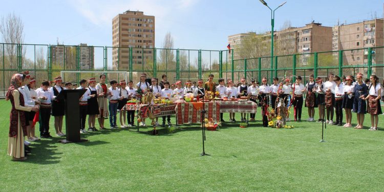 Բացօթյա հանդես-տոնախմբություն