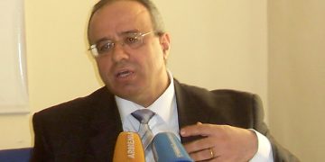 Մտերմիկ ուրվագծեր նվիրյալ մտավորականի դիմապատկերին