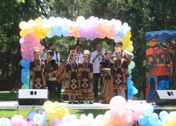 Հունիսմեկյան տոնի ուրախ գույները