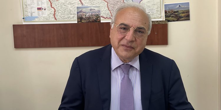 Արամ Խաչատրյանը ներկայացնում է մեր պատմությունը, ներկան ու, վստահաբար, նաեւ ապագան