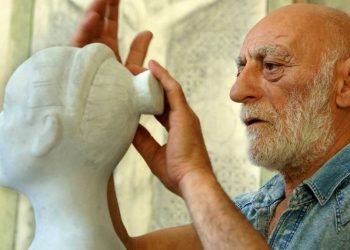 «Կնճիռն է ճակտին, հայացքում՝ խռովք…»