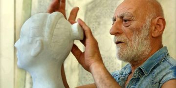 «Կնճիռն է ճակտին, հայացքում՝ խռովք…»