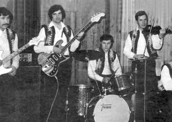 «Եվ ո՞ւր, եւ ո՞ւր է կանչում կապույտը…»