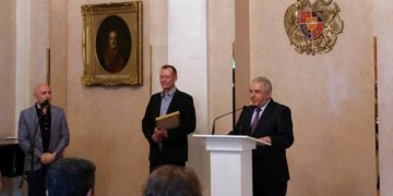 Ծովակալ Իսակովի անձնական իրերը՝ «Մայր Հայաստան» թանգարանին