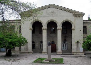 «Սայլը տեղից կարծես շարժվում է»…