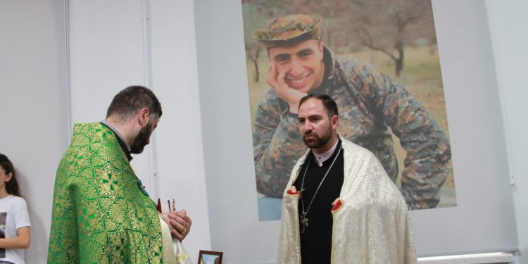 Հերոս տղերքի անուններով