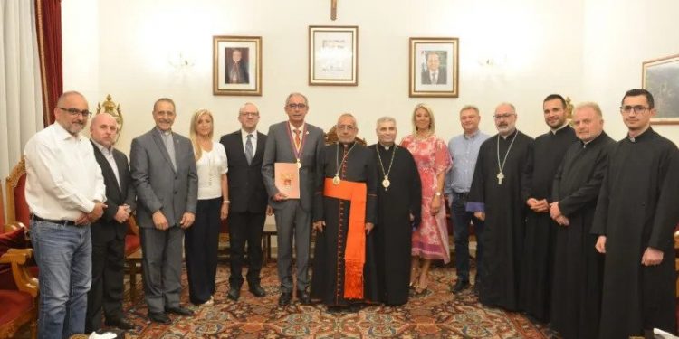 ԴՈԿՏ. ՀՐԱՅՐ ՃԷՊԷՃԵԱՆ ԿԸ ՊԱՐԳԵՒԱՏՐՈՒԻ ՊԱՏՐԻԱՐՔՈՒԹԵԱՆ ԲԱՐՁՐԱԳՈՅՆ ՊԱՐԳԵՒՈՎ