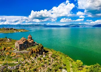 Երբ ամեն նյարդովդ կապված ես Սեւանի հետ