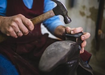 Այնշտայնը, կոշկակարը եւ քաղաքական գործիչը