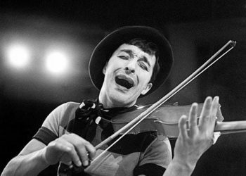 Ենգիբարյանը, սուտը եւ արքայի մերկությունը