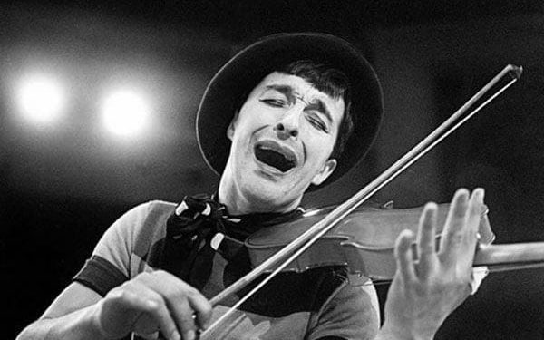 Ենգիբարյանը, սուտը եւ արքայի մերկությունը