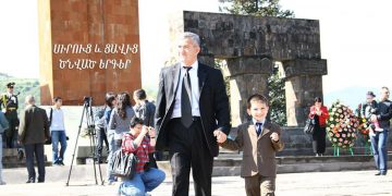 «Գոտեպնդվիր ու տոկա, Արցախ երկիր…»