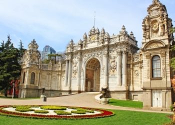 Հայ հանճարի շողարձակումները՝ Բոսֆորի ափին